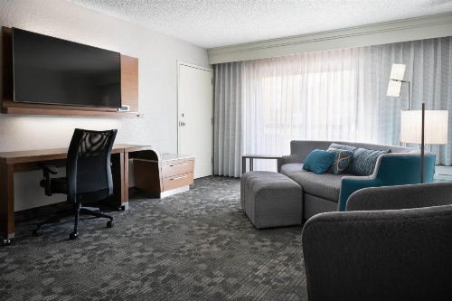 Courtyard by Marriott Las Vegas Convention Center image 10