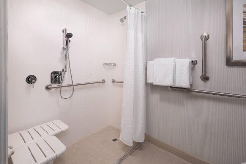 Courtyard by Marriott Las Vegas Convention Center image 5