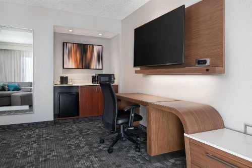 Courtyard by Marriott Las Vegas Convention Center image 8